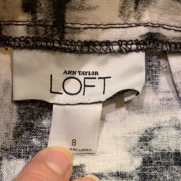 2/$30 Ann Taylor Skirt abstract print black, gray & ivory skater skirt Size 8 - Picture 6 of 10